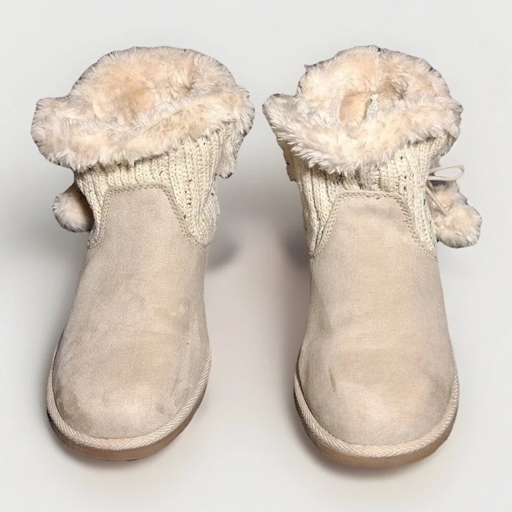 Arizona Jean Co AZ ICY Tan Knit Faux Fur Pom Pom Ankle Boots Womens Size 9M